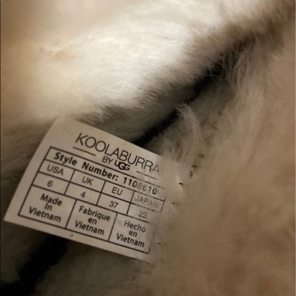 Gray Ugg boots size 6 - Picture 11 of 11